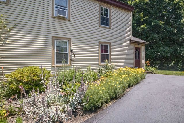 330 Knox Marsh Road, Madbury, NH 03823