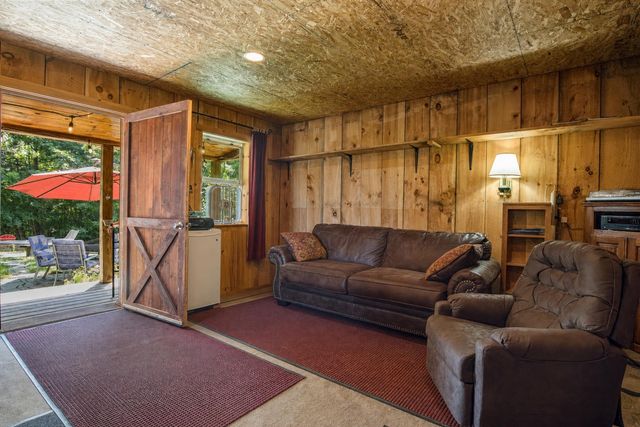 330 Knox Marsh Road, Madbury, NH 03823