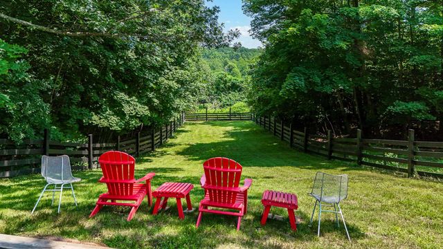 330 Knox Marsh Road, Madbury, NH 03823