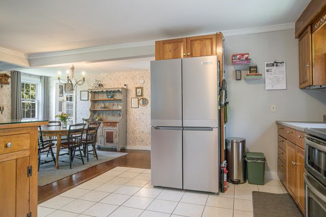 330 Knox Marsh Road, Madbury, NH 03823