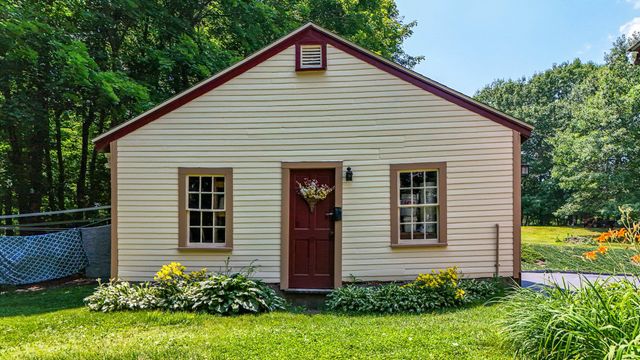 330 Knox Marsh Road, Madbury, NH 03823