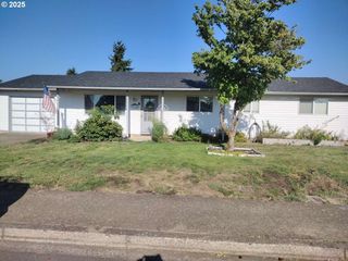 260 CRONA St, Junction City, OR 97448