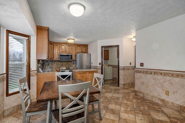 3878 S Leawood Avenue, Springfield, MO 65807