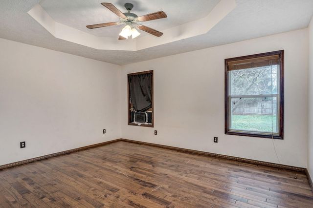 3878 S Leawood Avenue, Springfield, MO 65807