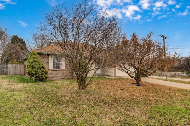 3878 S Leawood Avenue, Springfield, MO 65807