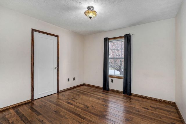 3878 S Leawood Avenue, Springfield, MO 65807