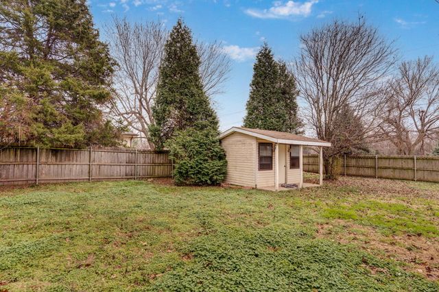 3878 S Leawood Avenue, Springfield, MO 65807