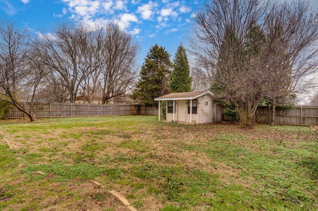 3878 S Leawood Avenue, Springfield, MO 65807