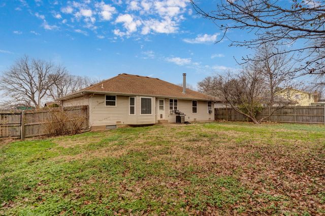 3878 S Leawood Avenue, Springfield, MO 65807