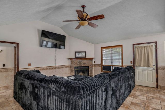 3878 S Leawood Avenue, Springfield, MO 65807