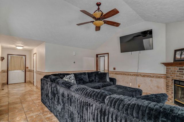 3878 S Leawood Avenue, Springfield, MO 65807