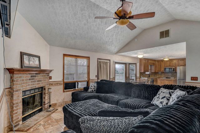 3878 S Leawood Avenue, Springfield, MO 65807