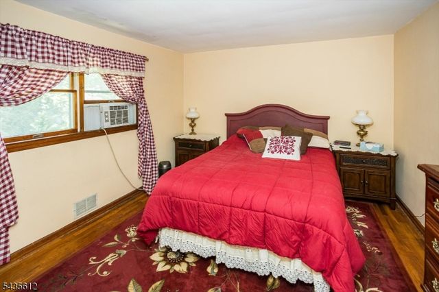 22 Forest Trl, Denville Twp., NJ 07834