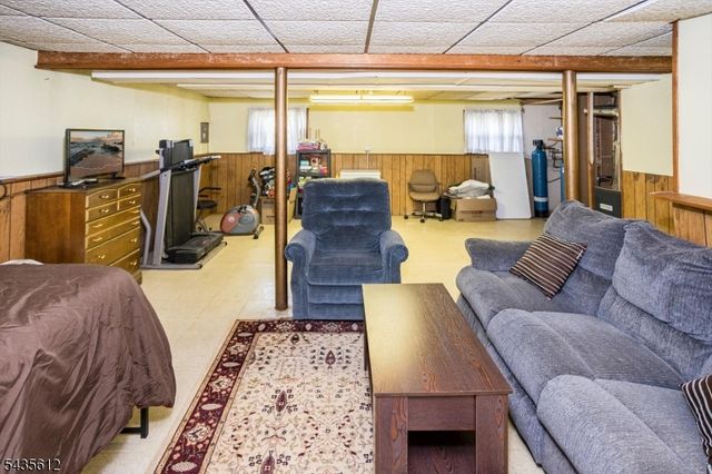 22 Forest Trl, Denville Twp., NJ 07834
