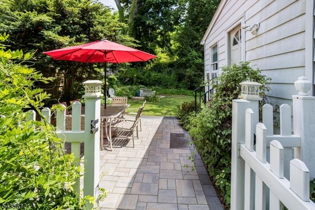 22 Forest Trl, Denville Twp., NJ 07834