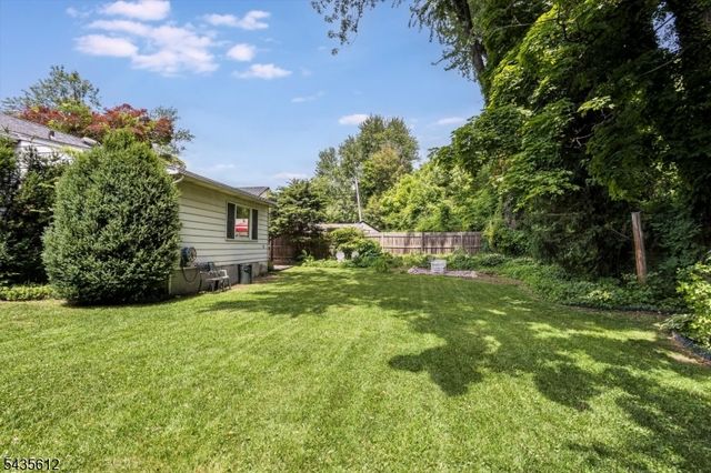 22 Forest Trl, Denville Twp., NJ 07834