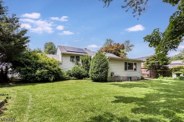 22 Forest Trl, Denville Twp., NJ 07834