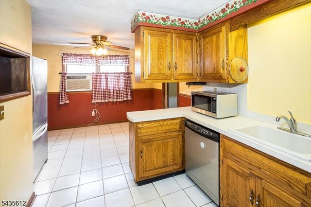 22 Forest Trl, Denville Twp., NJ 07834
