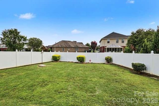 14706 Vaughan Drive, Charlotte, NC 28273