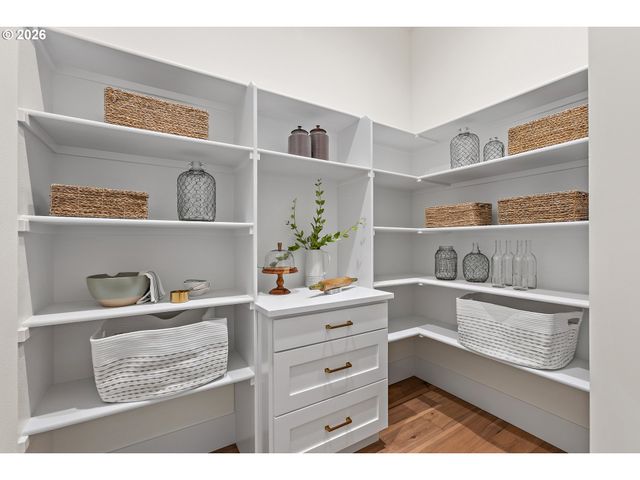 22872 WEATHERHILL Rd, West Linn, OR 97068