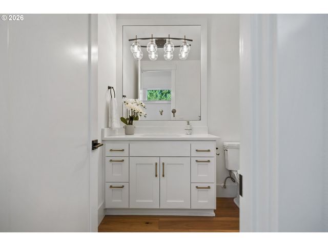 22872 WEATHERHILL Rd, West Linn, OR 97068