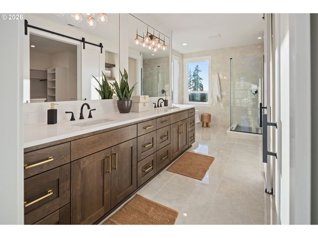 22872 WEATHERHILL Rd, West Linn, OR 97068