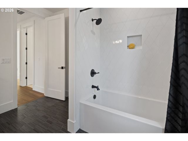 22872 WEATHERHILL Rd, West Linn, OR 97068