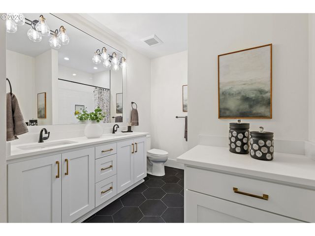 22872 WEATHERHILL Rd, West Linn, OR 97068