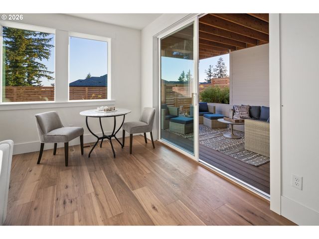 22872 WEATHERHILL Rd, West Linn, OR 97068