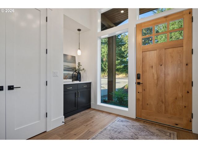 22872 WEATHERHILL Rd, West Linn, OR 97068