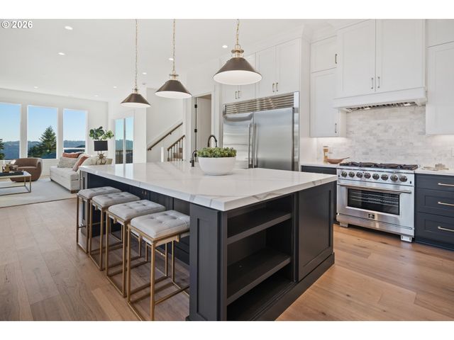 22872 WEATHERHILL Rd, West Linn, OR 97068