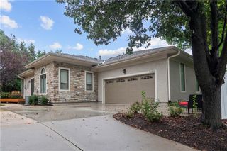 6109 W 102nd Court, Overland Park, KS 66207