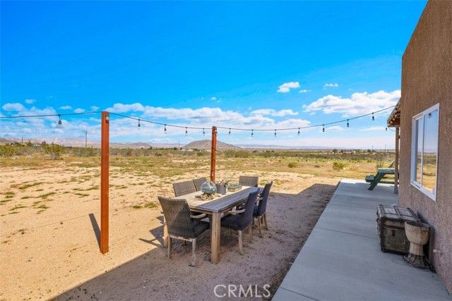 1335 Fortuna Ave, Landers, CA 92285