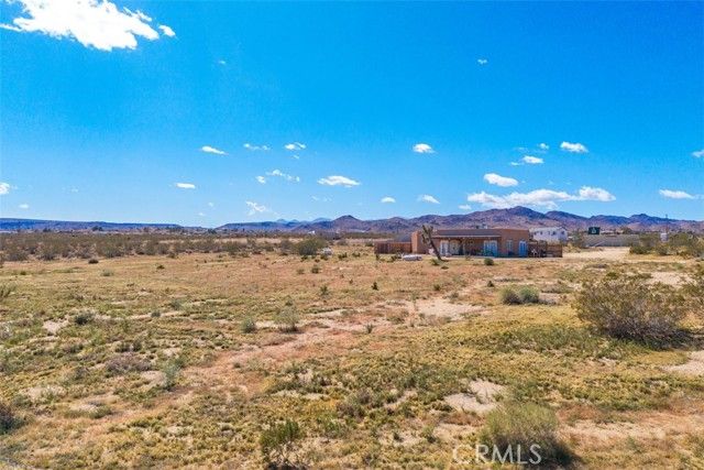 1335 Fortuna Ave, Landers, CA 92285