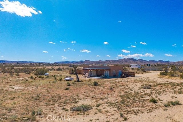 1335 Fortuna Ave, Landers, CA 92285