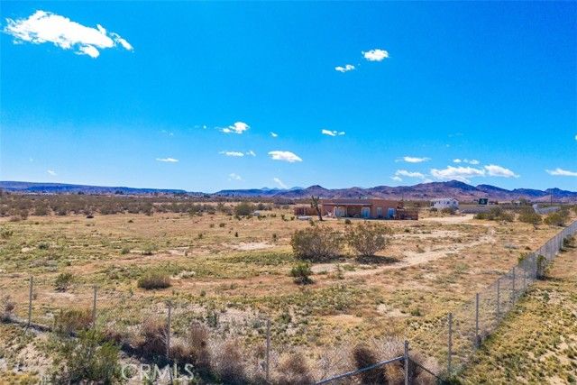 1335 Fortuna Ave, Landers, CA 92285