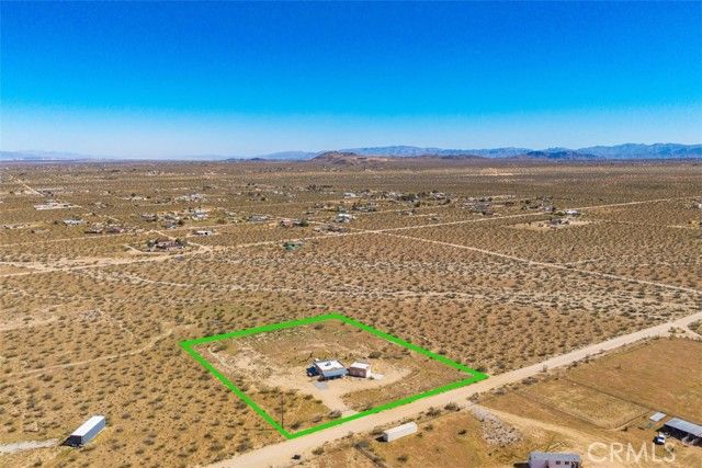 1335 Fortuna Ave, Landers, CA 92285