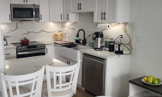 546 VIA DE LA VALLE F, Solana Beach, CA 92075