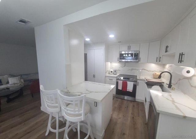 546 VIA DE LA VALLE F, Solana Beach, CA 92075