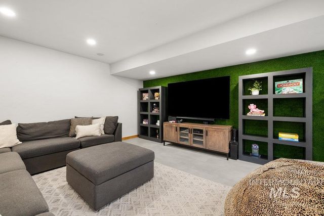 13069 N Town Ridge Rd, Boise, ID 83714