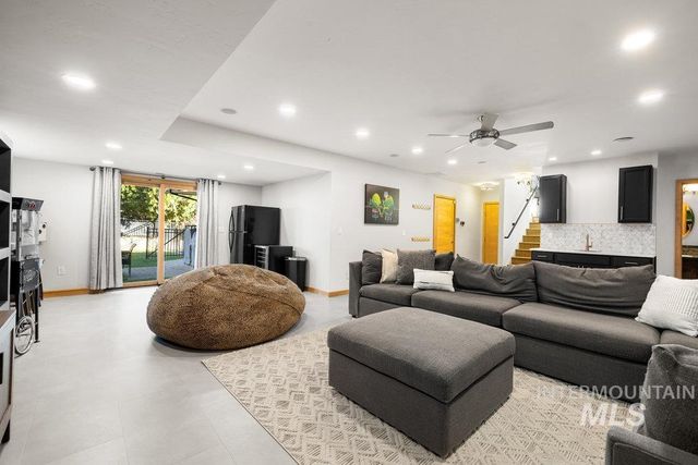 13069 N Town Ridge Rd, Boise, ID 83714