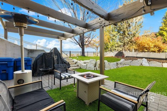 13069 N Town Ridge Rd, Boise, ID 83714