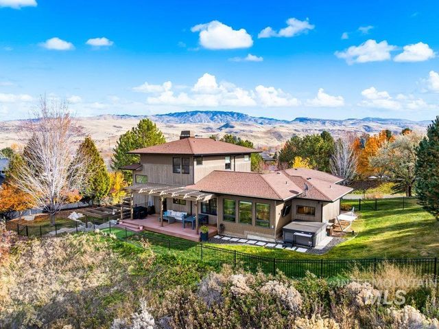13069 N Town Ridge Rd, Boise, ID 83714