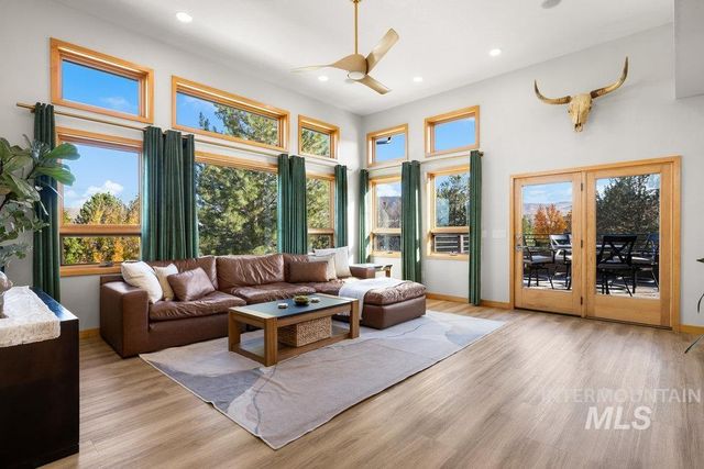 13069 N Town Ridge Rd, Boise, ID 83714