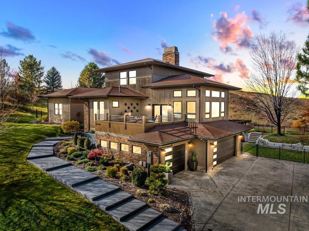 13069 N Town Ridge Rd, Boise, ID 83714