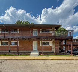 1840 W Hatherleigh Court 1E, Mount Prospect, IL 60056