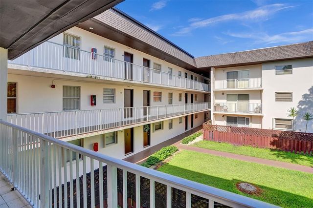 8601 SW 94th Street 201w, Miami, FL 33156