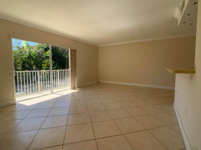 8601 SW 94th Street 201w, Miami, FL 33156