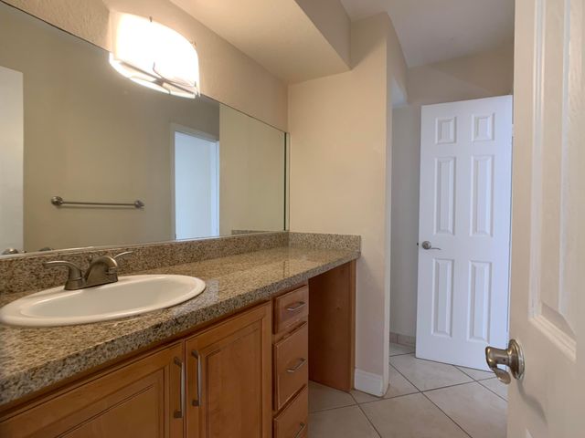 8601 SW 94th Street 201w, Miami, FL 33156
