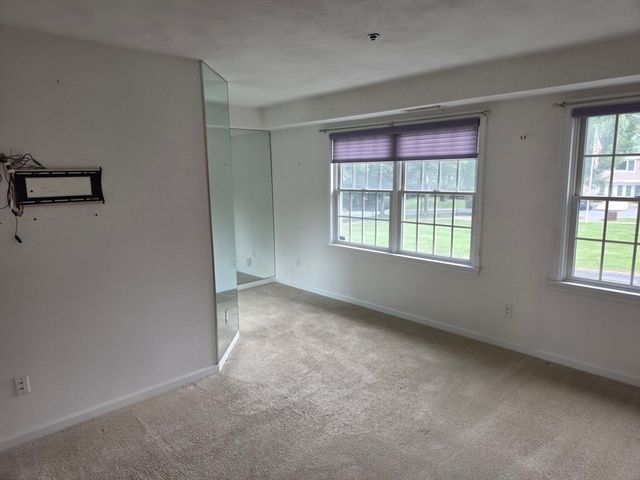 661 Lowell St 17, Lexington, MA 02420